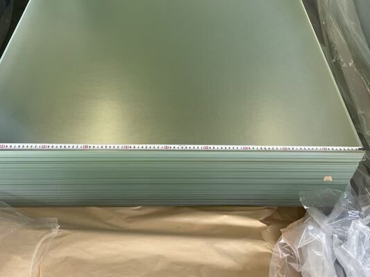 comprar Vidro Temperado com Revestimento AR Resistente ao Calor Alta Resistência Vidro Tratado Termicamente para Backsheet de Painel Solar online manufacture