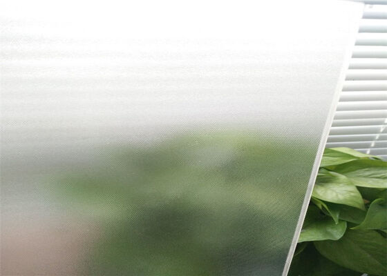 acheter Verre solaire à faible teneur en fer avec revêtement antireflet / Verre trempé ultra-clair pour panneau photovoltaïque online manufacture