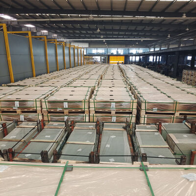 acheter Verre trempé solaire à faible teneur en fer 2mm 3.2mm 4mm Verre clair à motifs avec haute transmittance solaire online manufacture