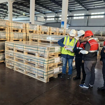 Mua Kính cường lực năng lượng mặt trời 3.2mm 4mm cho bộ thu nhiệt nước nóng năng lượng mặt trời với độ truyền ánh sáng cao online manufacture