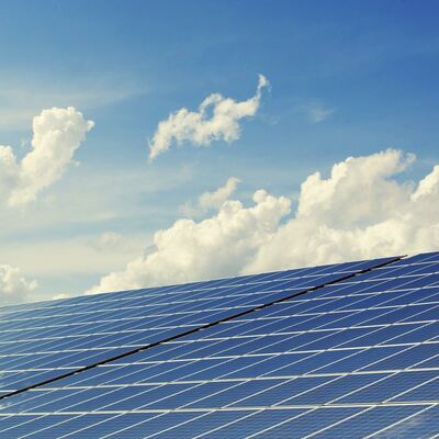 acheter Verre trempé solaire pour modules photovoltaïques, haute transmission, 2,0/2,5/3,2 mm revêtu et non revêtu online manufacture
